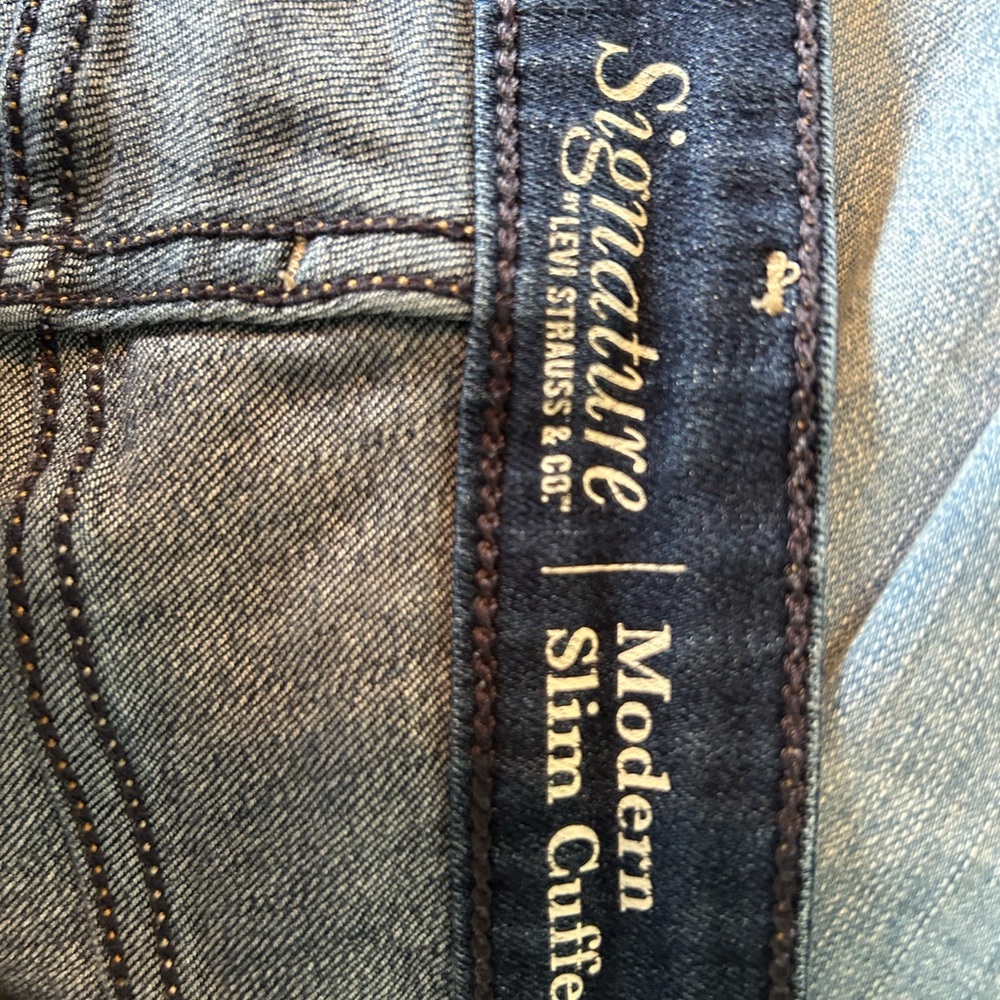 Levi’s Signature Modern slim cuffed Women's Blue Jeans, great fit super soft 20 - Picture 3 of 5